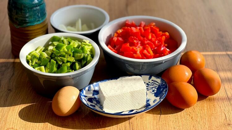 Менемен - най-бързото и вкусно турско ястие, което трябва да опитате