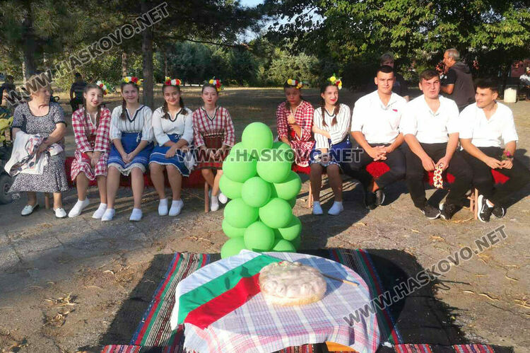 Богатствата на природата събраха на мегдана трите етноса в с. Войводово