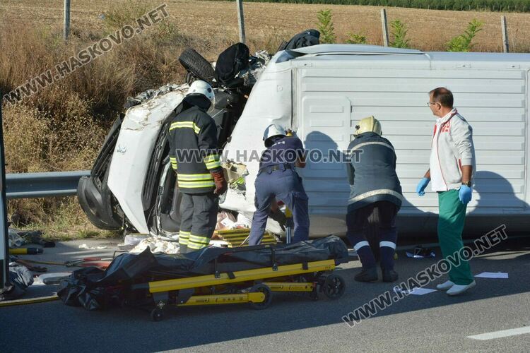 Водач на бус загина при катастрофа с камион на магистрала „Марица“