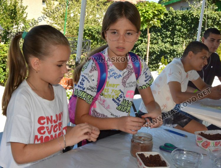 Седем арт работилнички предизвикаха малки и големи да творят