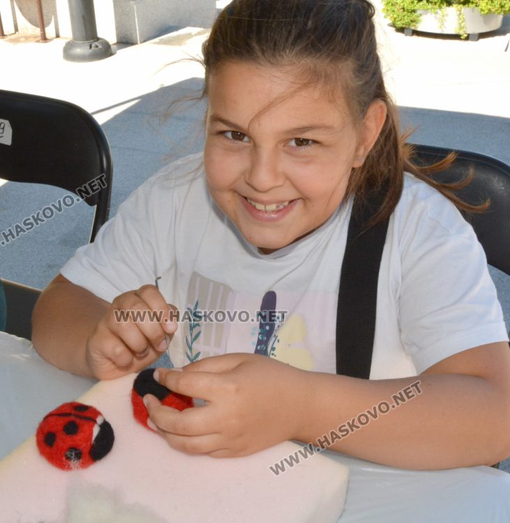 Седем арт работилнички предизвикаха малки и големи да творят