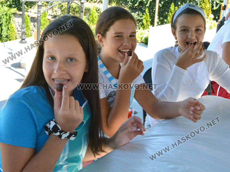 Седем арт работилнички предизвикаха малки и големи да творят