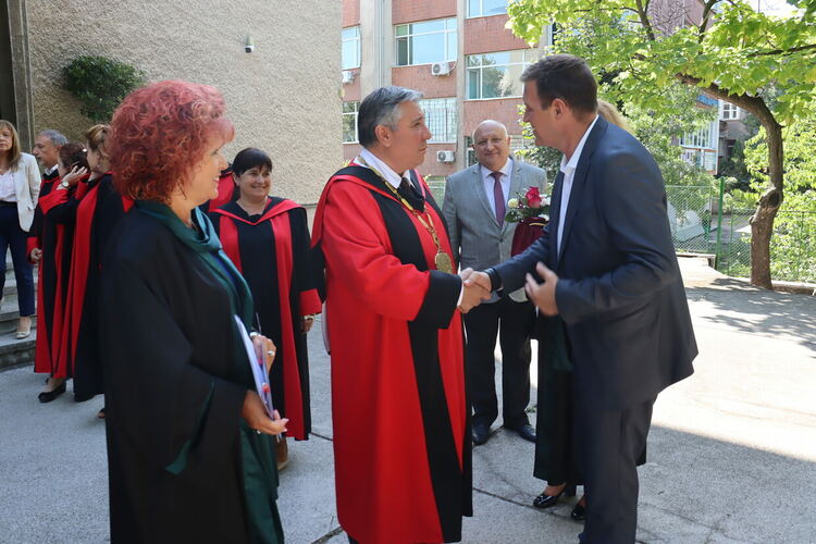 Рекорден брой студенти ще се обучават в медицинския филиал в Хасково