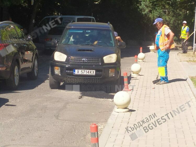 Започна есенното изкърпване на дупките по улиците в Кърджали