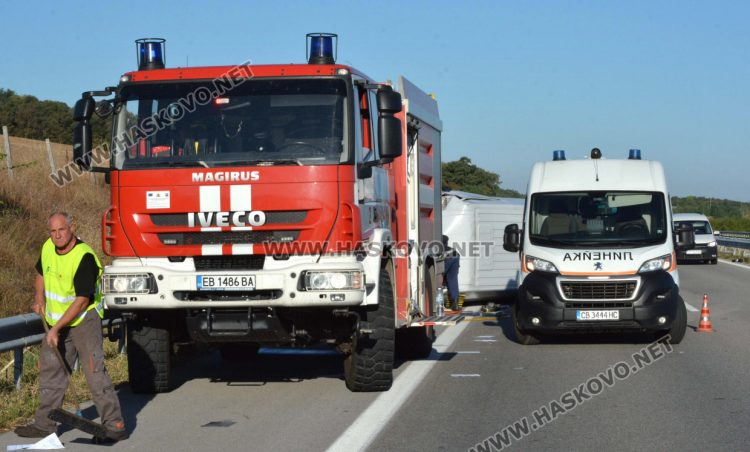 МВР: Загиналият водач на буса се е забил в камиона с несъобразена скорост