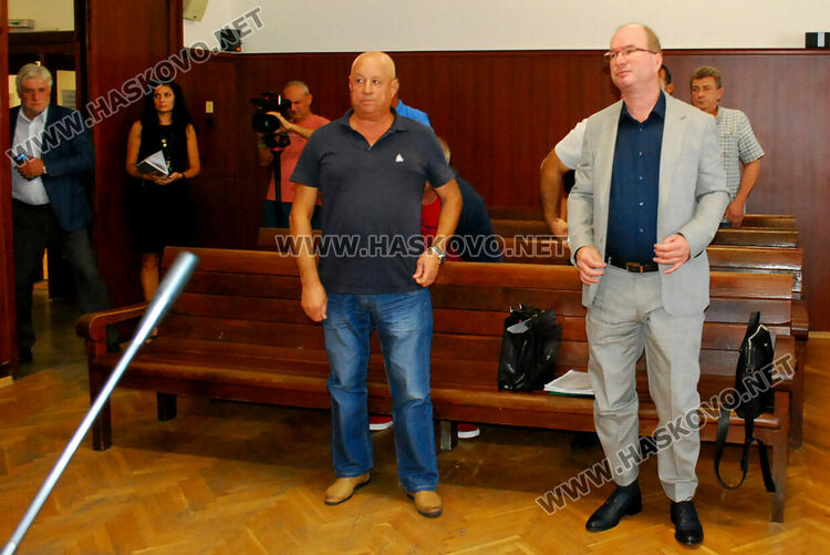 Съдът върна на прокуратурата делото срещу ОПГ с гранични полицаи за трафик на хора