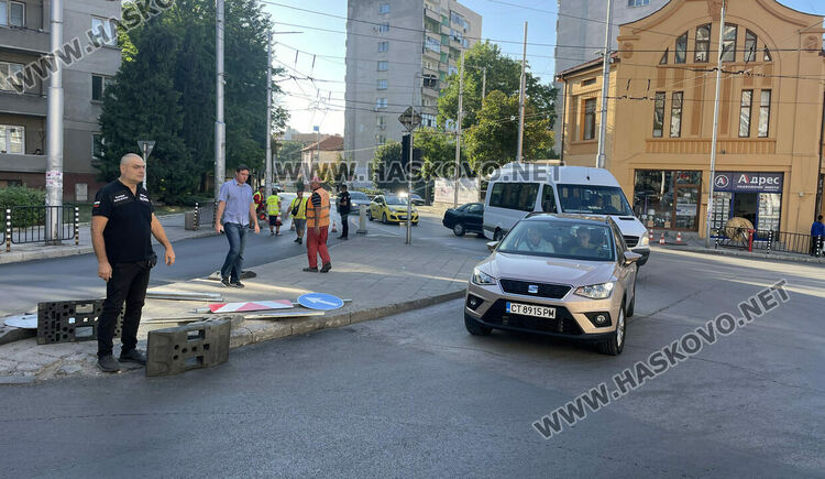 Затвориха едното платно на „Раковски“ за полагане на маркировка след преасфалтирането