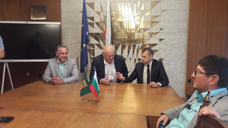 Мелемов връчи печата на ОИК, ясен е състава на комисията