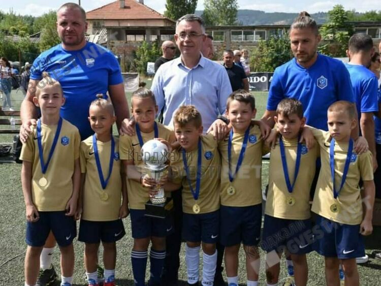 Футболна академия"Арда 1924" с куп трофеи от турнира PARADISE AUTUMN CUP 2023 