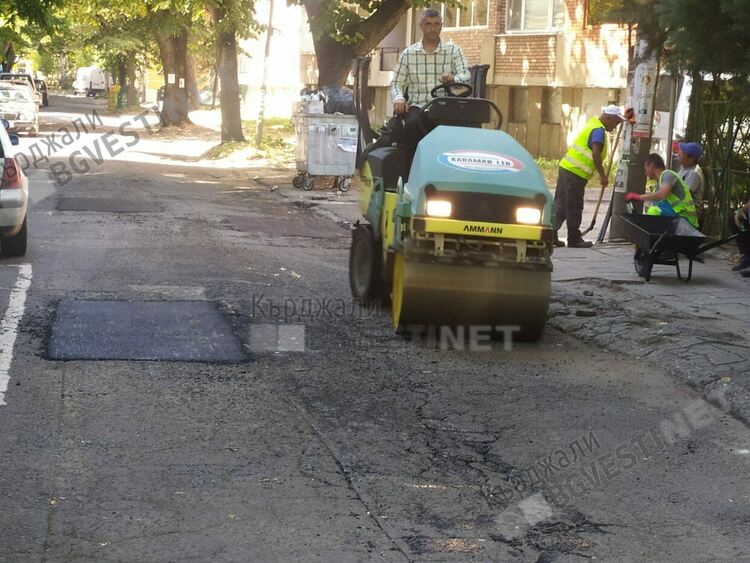 Започна есенното изкърпване на дупките по улиците в Кърджали