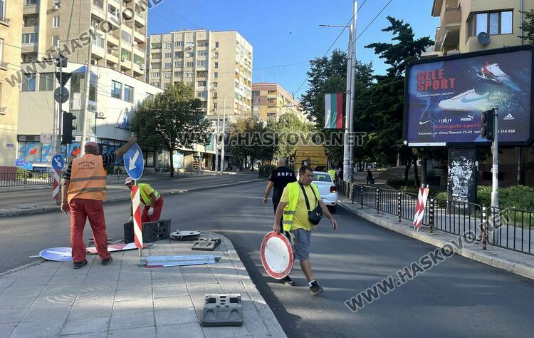 Затвориха едното платно на „Раковски“ за полагане на маркировка след преасфалтирането
