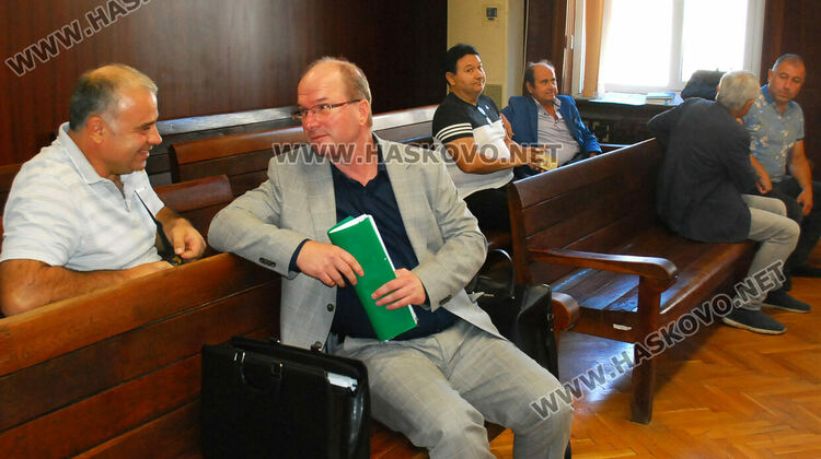 Съдът върна на прокуратурата делото срещу ОПГ с гранични полицаи за трафик на хора