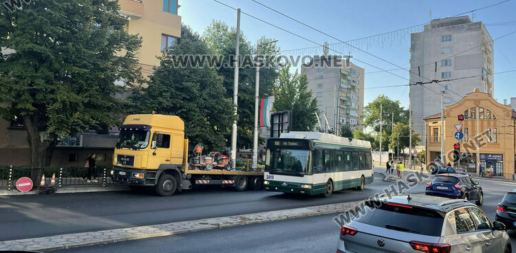 Затвориха едното платно на „Раковски“ за полагане на маркировка след преасфалтирането