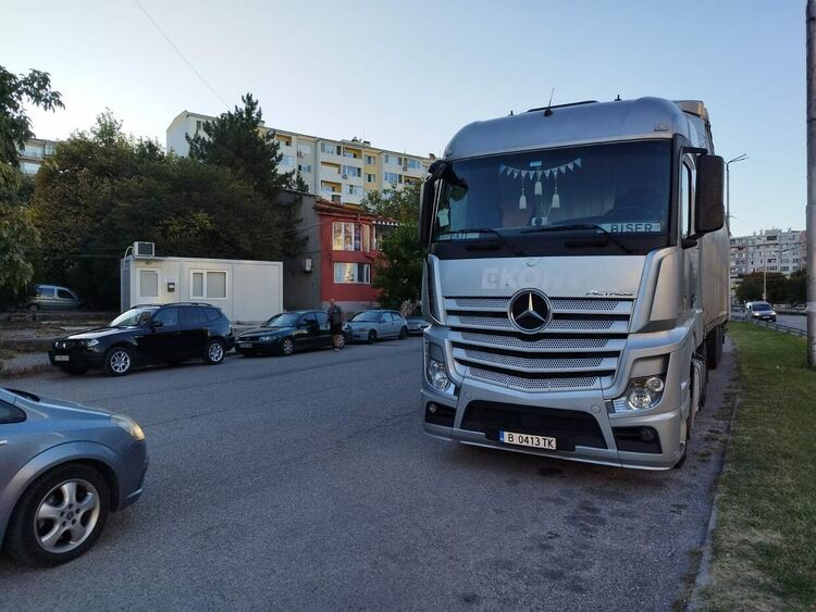 Хасковлия: Локалното в „Орфей“ се превърна в паркинг за автобуси и тирове