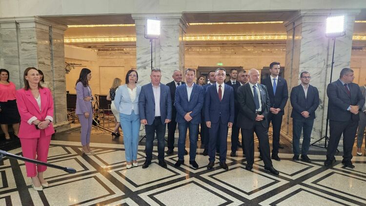 Изложба "Чудесата на Родопите" разкраси Народното събрание