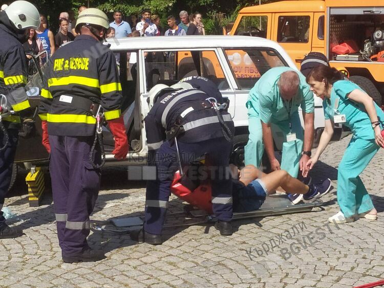 Почетоха паметта на огнеборците жертвали живота си, 275 пожара са гасени тази година в Кърджалийско