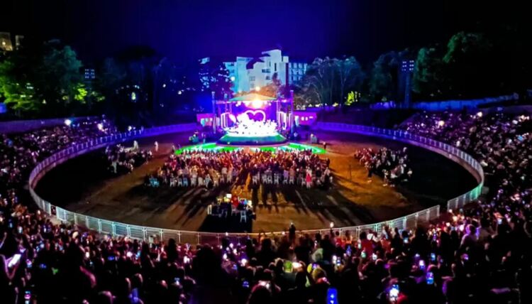 Лили Иванова завладя и Кърджали,хиляди я аплодираха