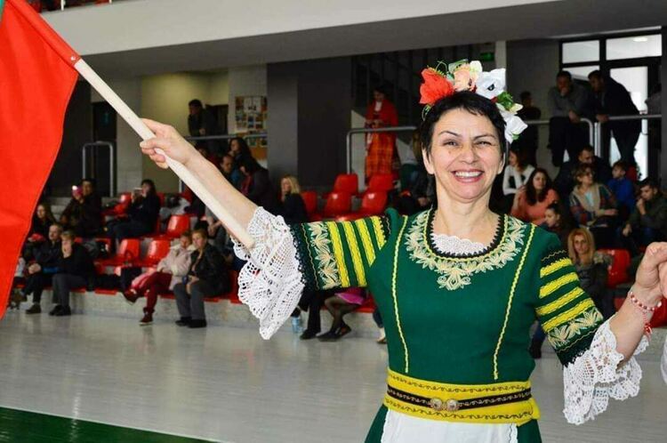 Цветя, поздравления и признателност получи Русанка Бодурова за рождения си ден