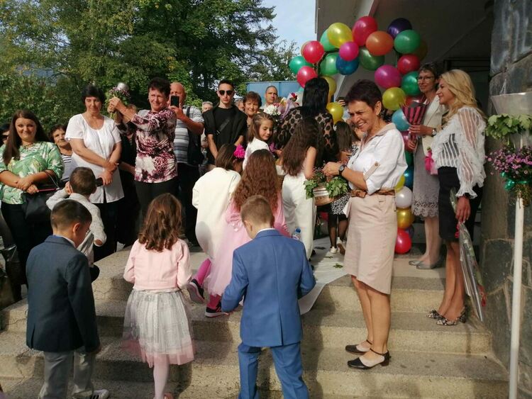 ЧЕСТИТ ПЪРВИ УЧЕБЕН ДЕН! /галерия/