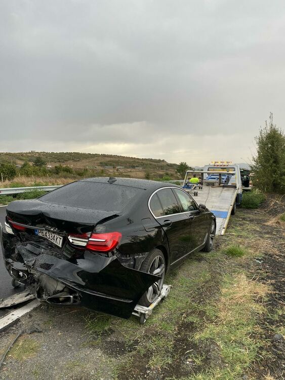 Катастрофа преди минути под „Теклас”,”Голф” наниза „БМВ”