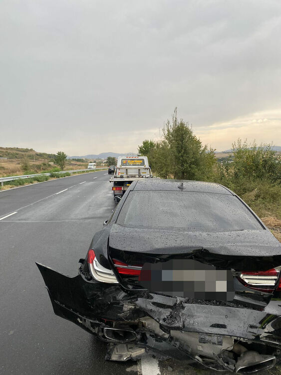 Катастрофа преди минути под „Теклас”,”Голф” наниза „БМВ”