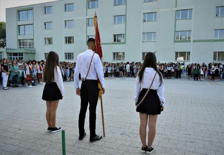 Откриха новата учебна година в Асеновград (снимки)