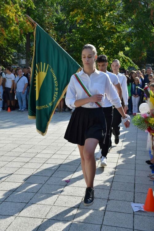 Откриха новата учебна година в Асеновград (снимки)