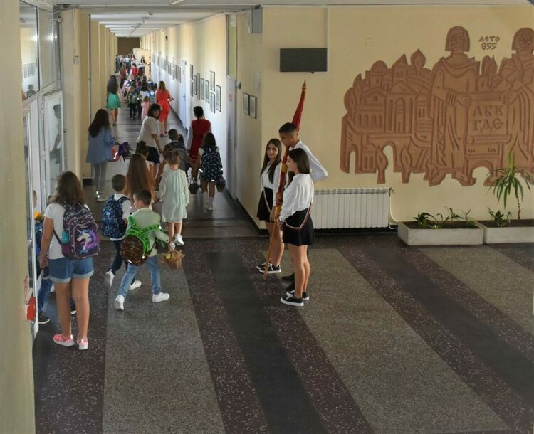 Откриха новата учебна година в Асеновград (снимки)