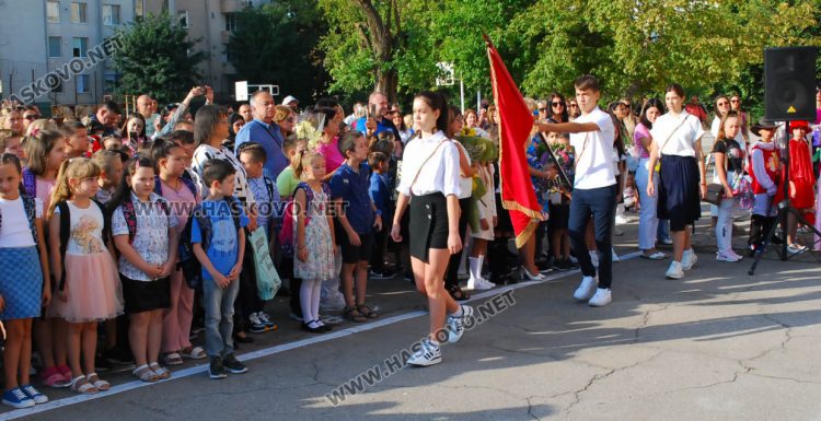 Емоционалeн първи учебен ден за първолаците в ОУ “Христо Смирненски“