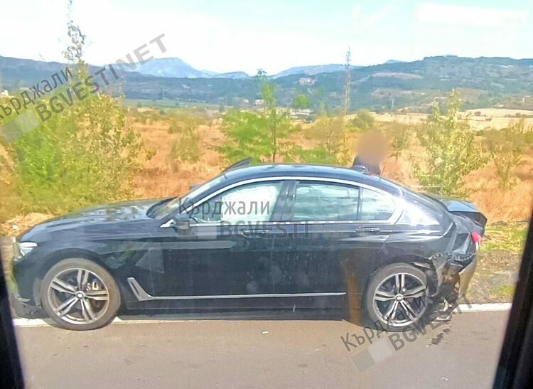 Катастрофа преди минути под „Теклас”,”Голф” наниза „БМВ”