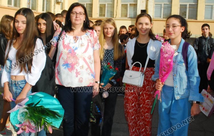 Емоционалeн първи учебен ден за първолаците в ОУ “Христо Смирненски“