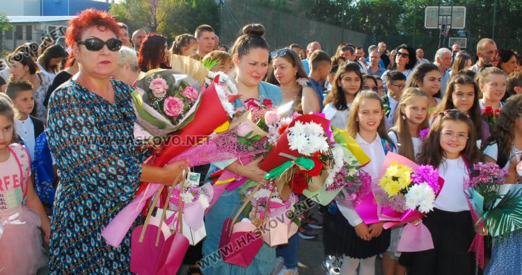 Емоционалeн първи учебен ден за първолаците в ОУ “Христо Смирненски“