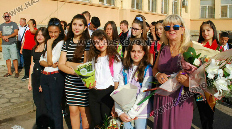 Емоционалeн първи учебен ден за първолаците в ОУ “Христо Смирненски“