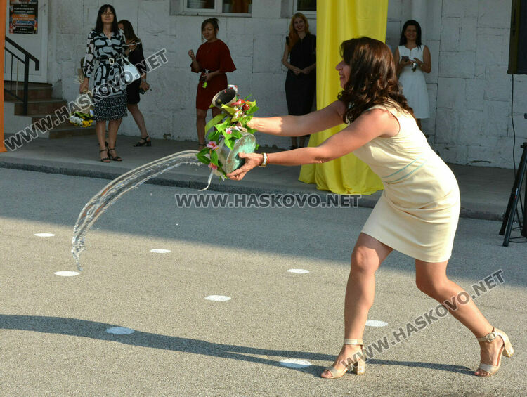 Тържествено откриха учебната година във „Васил Левски“ със 760 ученици