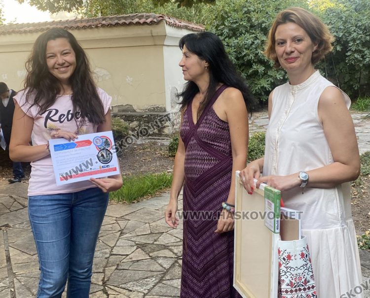 Много награди от „Арткрафт фест“ за репродукции на картини от галерия „Атанас Шаренков“