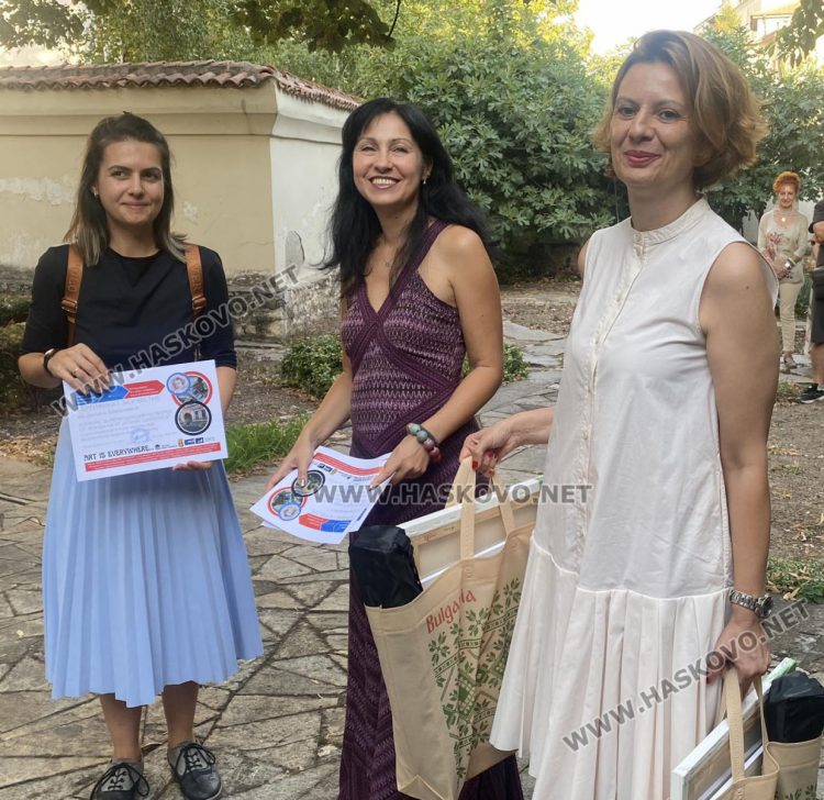 Много награди от „Арткрафт фест“ за репродукции на картини от галерия „Атанас Шаренков“