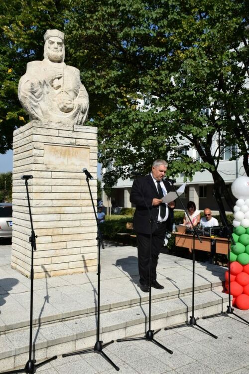 Откриха новата учебна година в Асеновград (снимки)