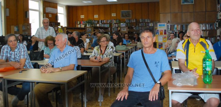   „Изоставена“-една приказка за младежи и пораснали деца представи в Хасково Димитра Петрова