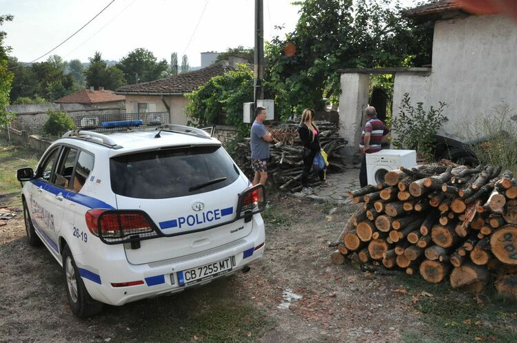 Откриха мъртъв мъж в къщата му, разследват причината