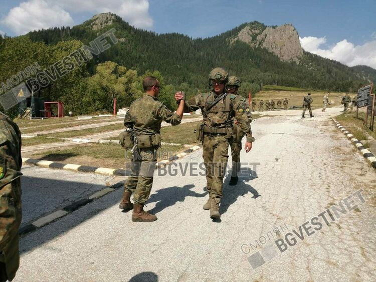 Роти от 101-ви Алпийски полк демонстрираха десант пред колегите си от САЩ, Италия и Чехия