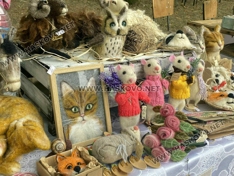 Пресъздадоха ритуала по мачкане на грозде в местността „Шарапаните“ 