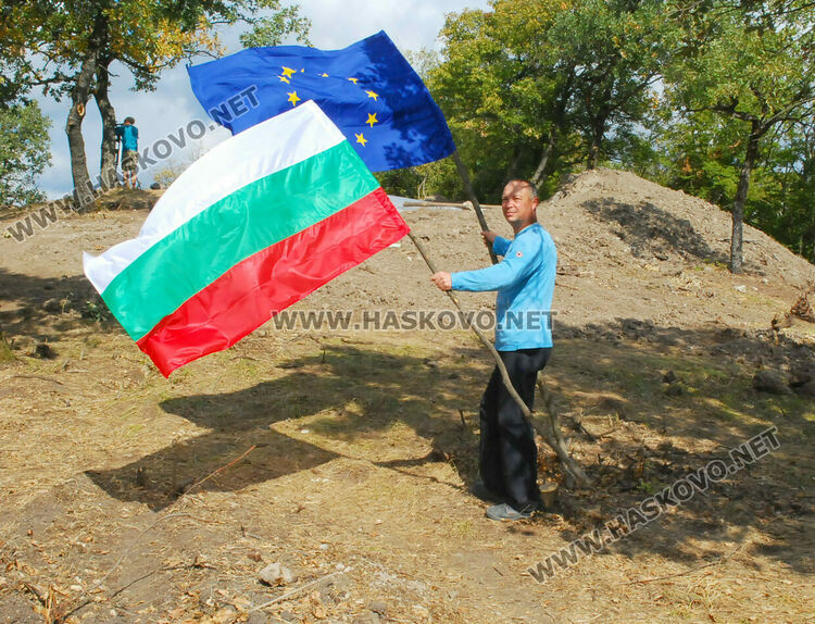 Тракийският гроб край с.Текето по-стар от гробницата в Александрово