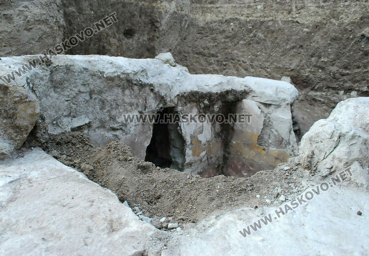 Тракийският гроб край с.Текето по-стар от гробницата в Александрово