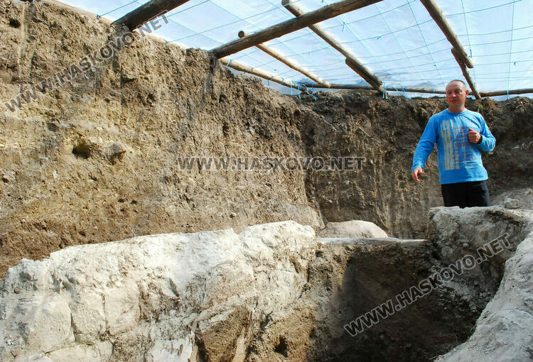 Тракийският гроб край с.Текето по-стар от гробницата в Александрово