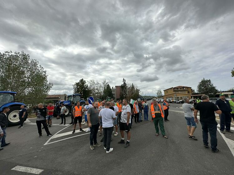 Протестът на земеделците продължава, очаква се подкрепа от хасковлии