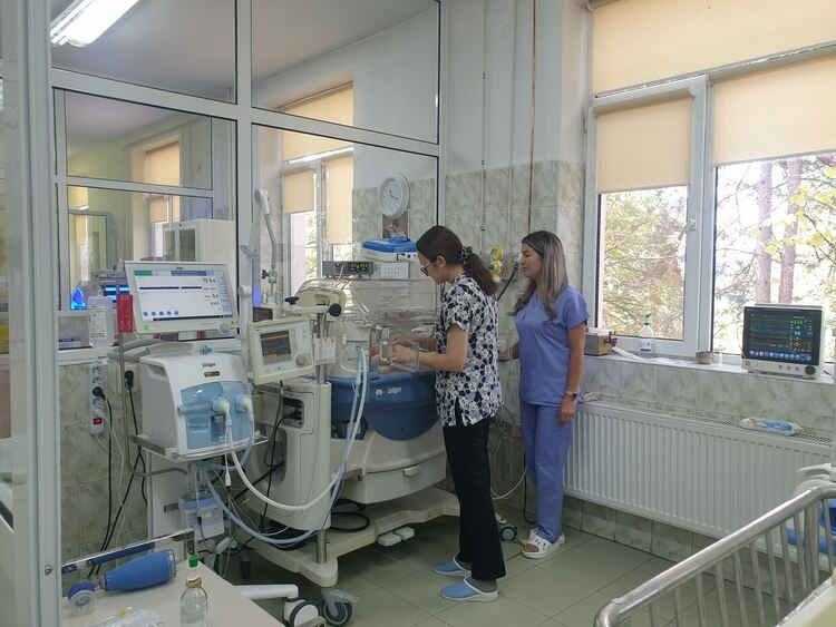 Неонатологично отделение в МБАЛ“Д-р Атанас Дафовски“АД  получи нов респиратор,дваперфузора и стол за кърмене