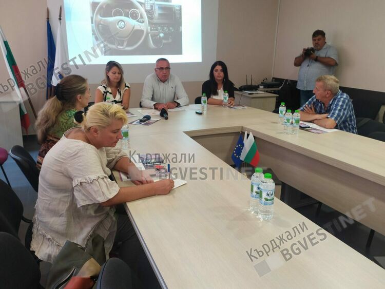 Д-р Атанас Митков: ЦСМП в Кърджали работи с линейки и апаратура на световно ниво, благодарение на международен проект