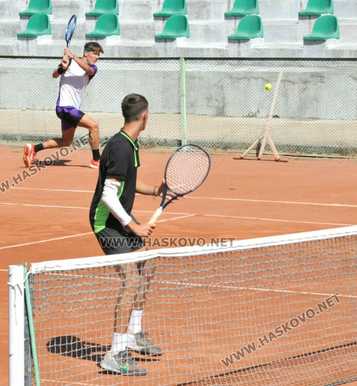 Теодора Найденова на сингъл и тандемът Стефанов/Димов триумфираха на тенис турнира в Хасково
