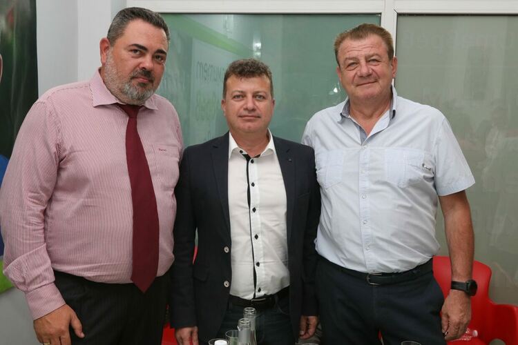 Независимият кандидат за кмет на Хасково Николай Ставрев откри офис за срещи с граждани   