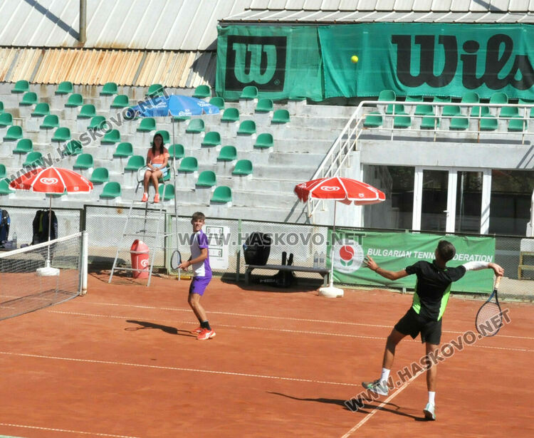 Теодора Найденова на сингъл и тандемът Стефанов/Димов триумфираха на тенис турнира в Хасково